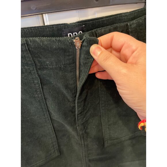 BDG Urban Outfitters Forest Green Corduroy Mini Skirt With Pockets Size XS - Picture 4 of 8
